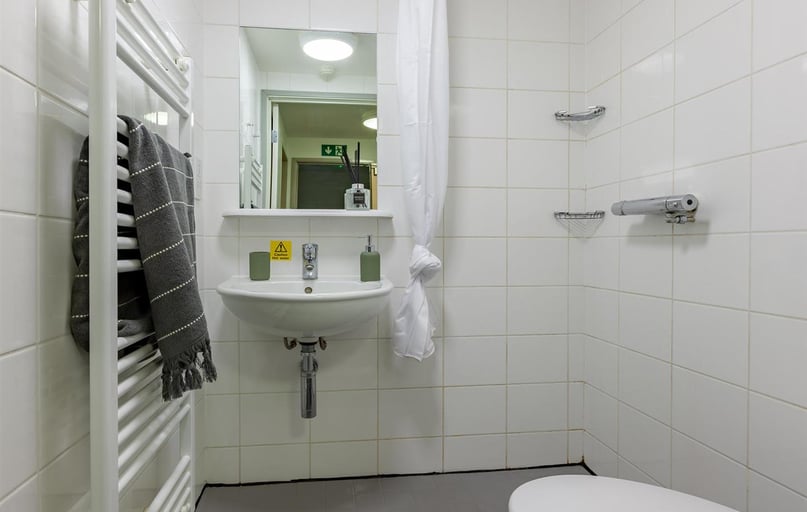 De Walden Way, City Centre, Bradford - Image 1